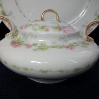 WM GUERIN & CO (LIMOGES FRANCE) WILD ROSES GARLAND- PINK & GREEN (c.1900-32)   COVERED SUGAR BOWL - SMOOTH-  EXCELLENT !!  RARE !!
