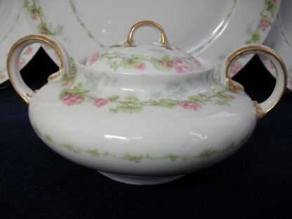 WM GUERIN & CO (LIMOGES FRANCE) WILD ROSES GARLAND- PINK & GREEN (c.1900-32) COVERED SUGAR BOWL - SMOOTH- EXCELLENT !! RARE !!