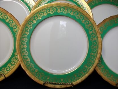 AYNSLEY KENILWORTH GREEN #7023 SCALLOPED  (c.1930's)  DINNER PLATE PLATE -  ENCRUSTED GILT! RARE!