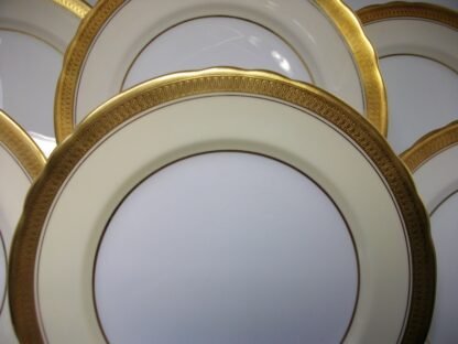 AYNSLEY SANDRINGHAM  B3830 -  GOLD & CREAM SCALLOPED  (c.1930+)  DINNER  PLATE - ENCRUSTED GILT! RARE!