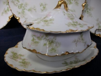 HAVILAND LIMOGES CHINA-  APPLE BLOSSOM #21765- SCHLEIGER 61L- GOLD TRIM, GREEN WITH PINK WHITE FLOWERS (c.1894+)   COVERED GRAVY BOAT WITH ATTACHED UNDERPLATE-  EARLY RANSON SHAPE