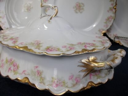 HAVILAND LIMOGES CHINA-  FLORAL GARLAND #22079- SCHLEIGER 525- GOLD TRIM,  PINK WHITE FLOWERS (c.1894+)  OVAL COVERED SERVING BOWL-  EARLY RANSON SHAPE