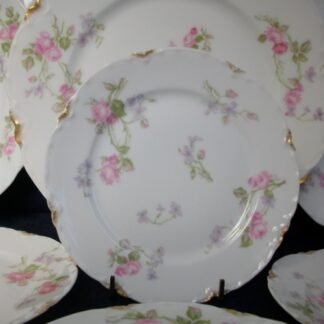 HAVILAND LIMOGES CHINA- SCATTERED ROSES  SCHLEIGER 39F - GOLD DAUBS (c.1894+)  BREAD & BUTTER PLATE  6 1/8" -  EARLY RANSON SHAPE