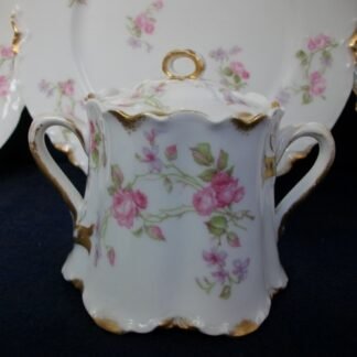 HAVILAND LIMOGES CHINA- SCATTERED ROSES  SCHLEIGER 39F - GOLD DAUBS (c.1894+)   COVERED SUGAR BOWL-  CHIP FILLING-  EARLY RANSON SHAPE